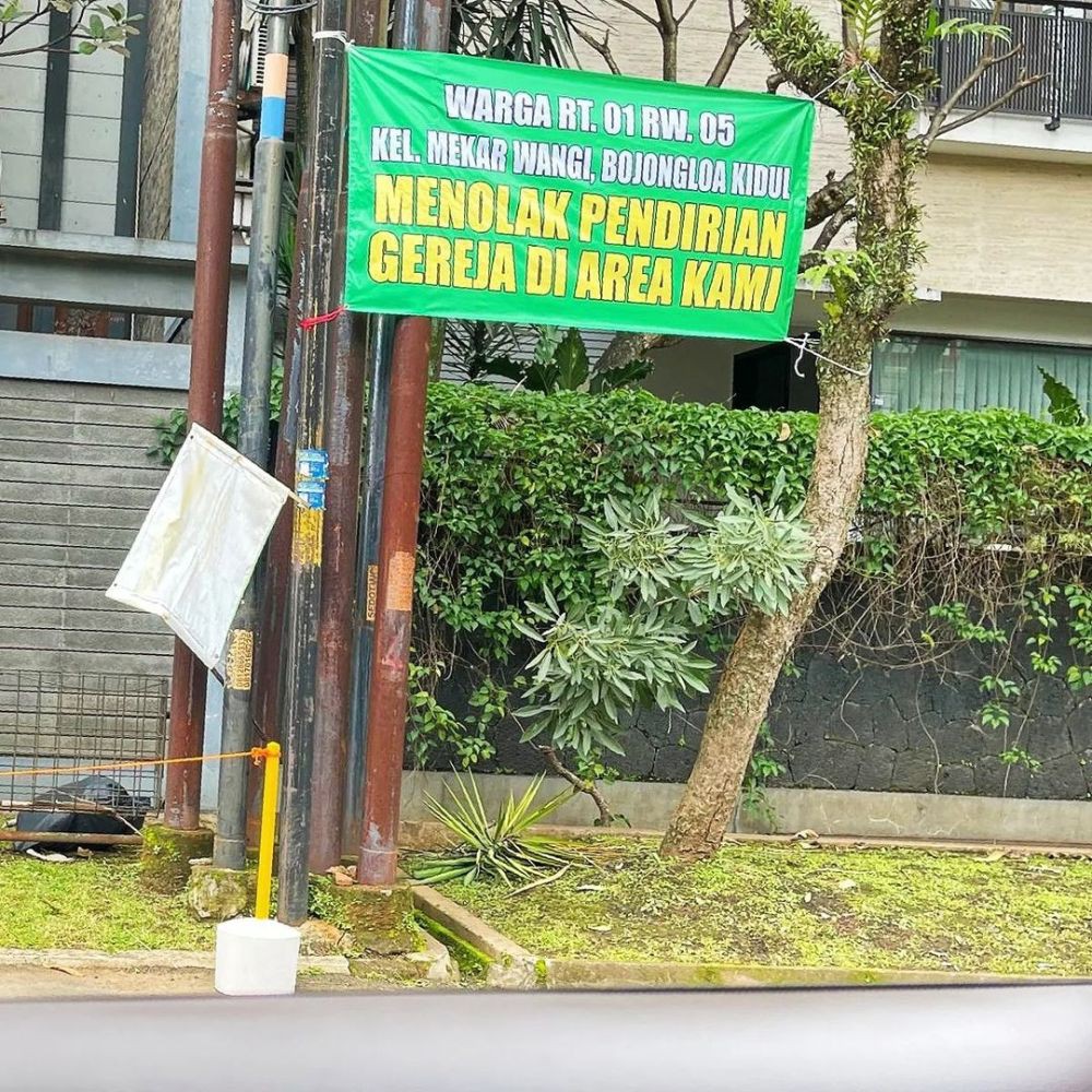 Ada Spanduk Penolakan Bangun Gereja di Bandung, Ketua RT: Tak Berizin