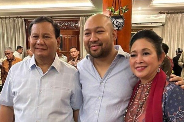 7 Potret Titiek Soeharto Bareng Prabowo Selama Momen Pilpres 2024