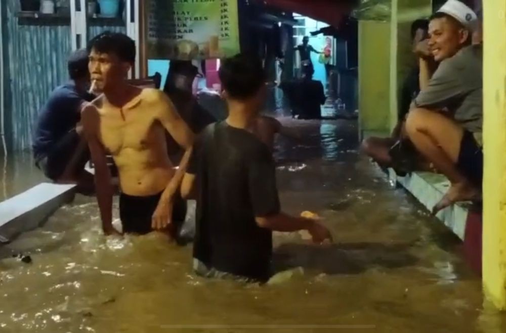 Waspada! Banjir Rob Potensi Merendam 6 Wilayah Pesisir Lampung