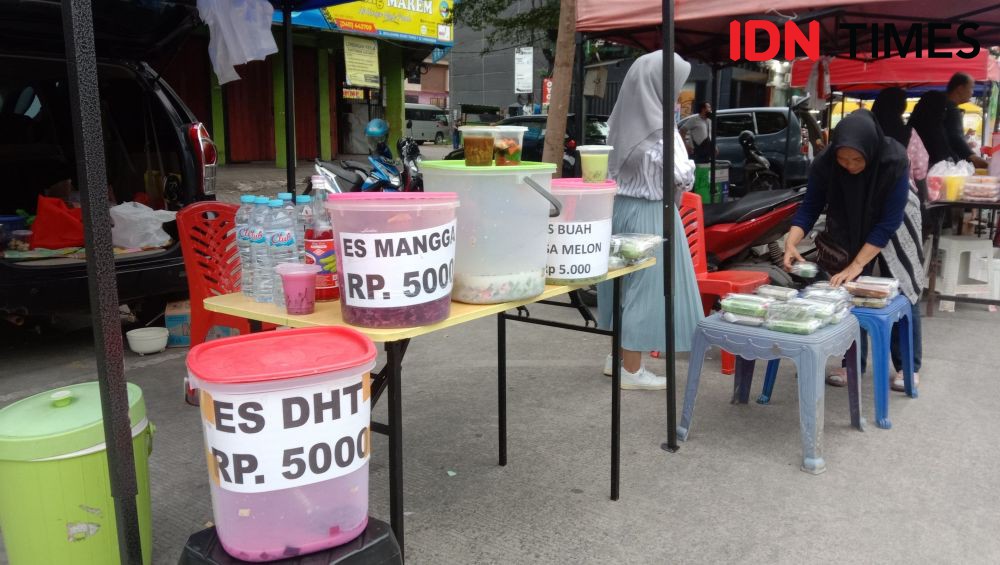 Cerita Pedagang Takjil Makassar Raup Rp1 Juta per Hari selama Ramadan
