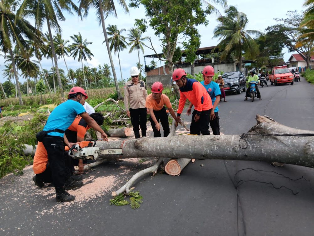 Belasan Rumah di Lotim Rusak Akibat Hujan Deras dan Angin Kencang