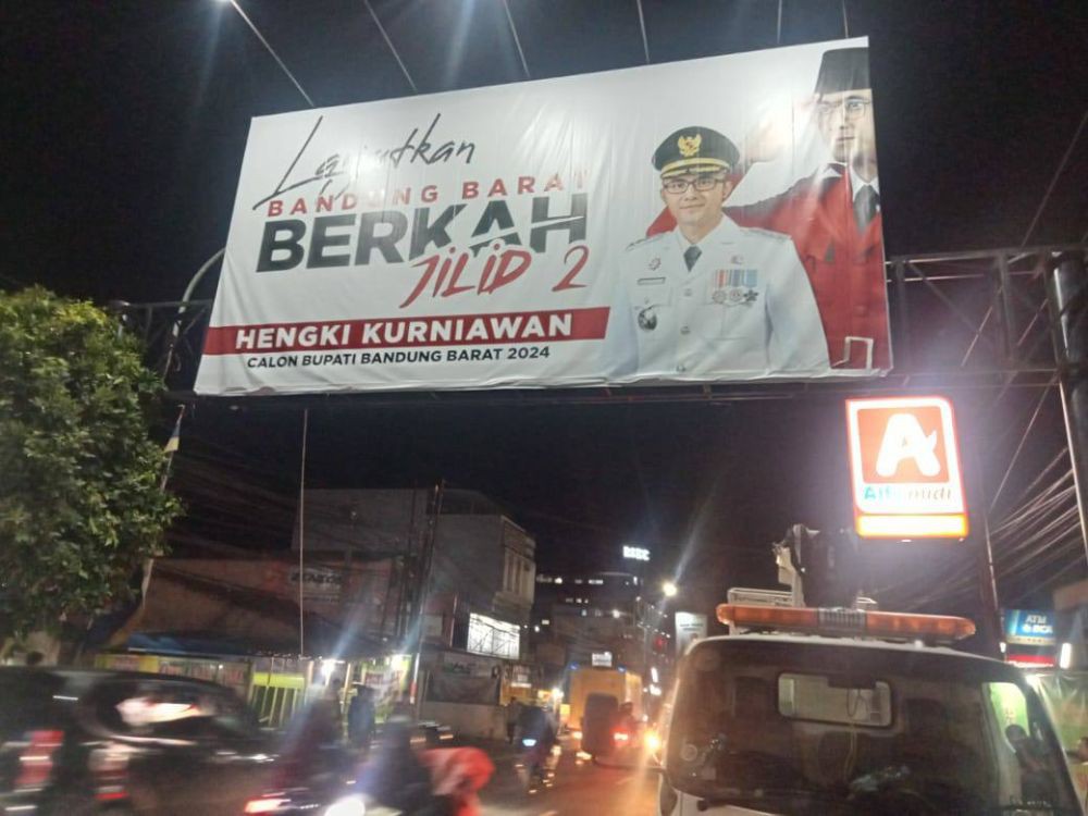 Baliho Hengky Kurniawan Jilid II Dicopot Satpol PP KBB
