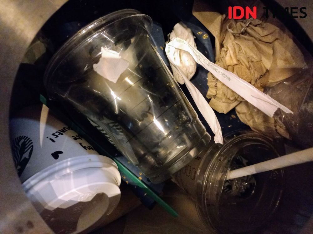 Di Balik Gairah Kafe, Sampah Plastik Membeludak di Yogyakarta
