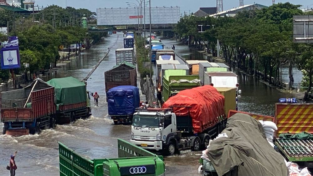 Banjir Kota Semarang Mulai Surut, Pompa Portable Dimaksimalkan