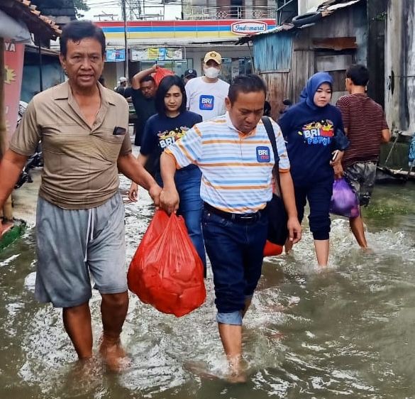 Banjir Terjang Purwodadi, BRI Salurkan 600 Makanan Siap Saji ke Warga 