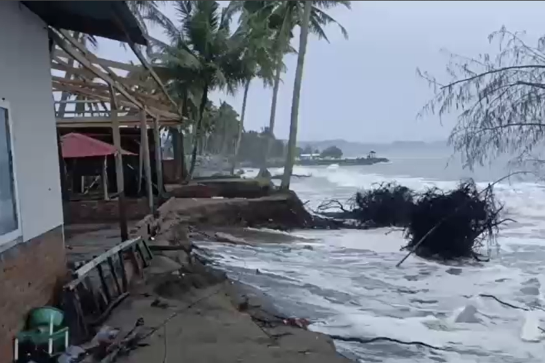 Pengaruh Siklon Tropis 96S, Cuaca Ekstrem Landa NTB Jelang Lebaran