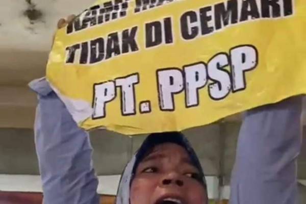 Kata Paspampres Soal Viral Spanduk Emak-Emak Dirampas