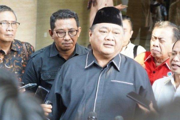 Kala Jokowi Plintat-plintut Bantah Isu Jadi Ketum Golkar