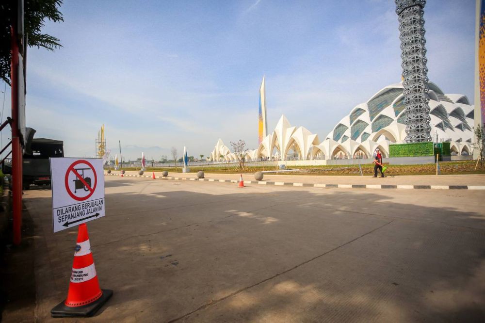 Ada Pungli Parkir, Oprasional Masjid Al Jabbar Ternyata Puluhan Miliar