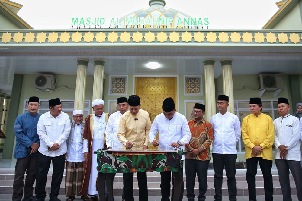 Ijeck Resmikan Masjid Al Musannif Ke-45 di Padangsidimpuan