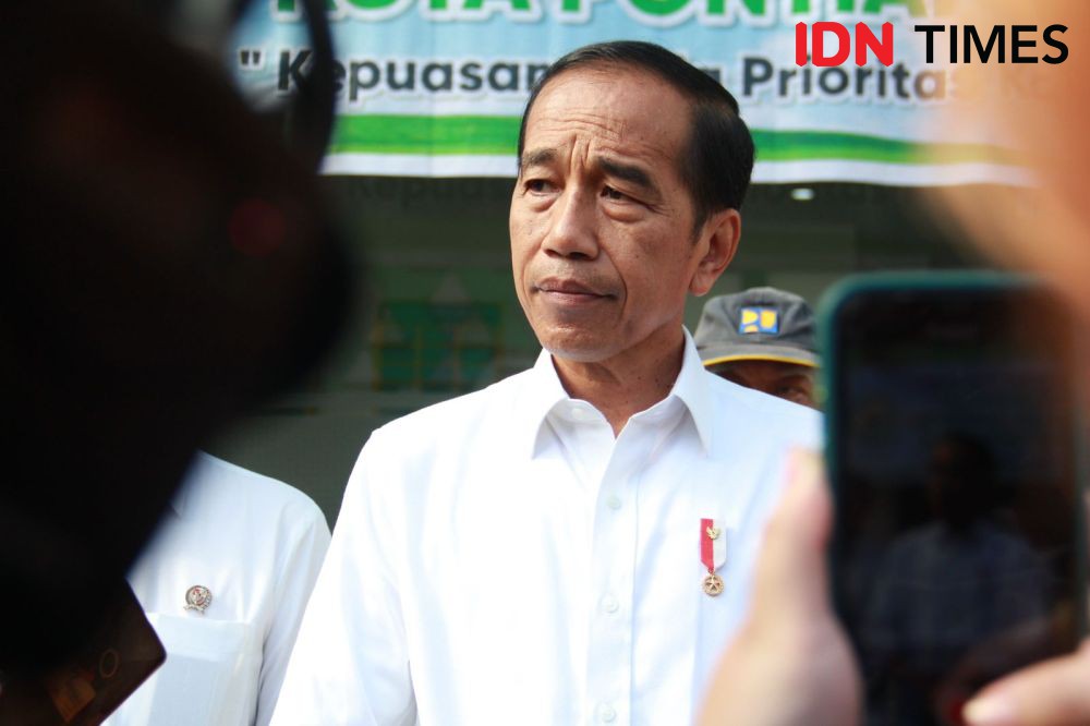 Lebaran Hari Kedua di Medan, Jokowi Main ke Mal Bareng Cucu