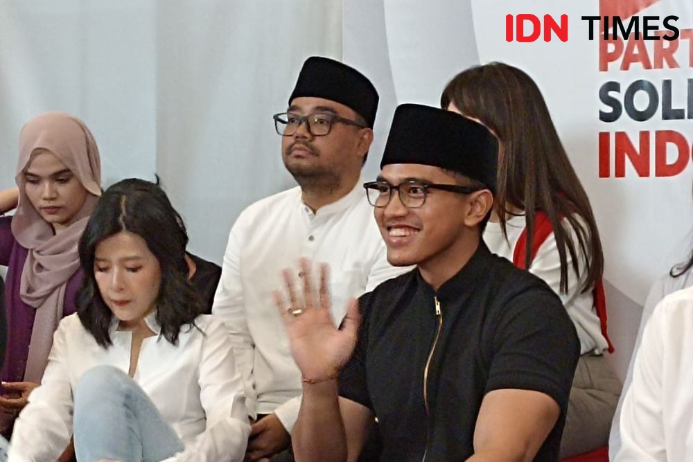 Baliho Kaesang-Hendy Mulai Bertebaran di Surabaya