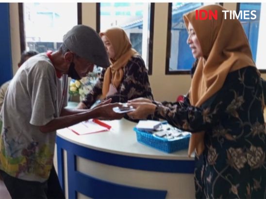 Puluhan Tukang Becak Dapat Rejeki Nomplok BMT Amanah Indonesia