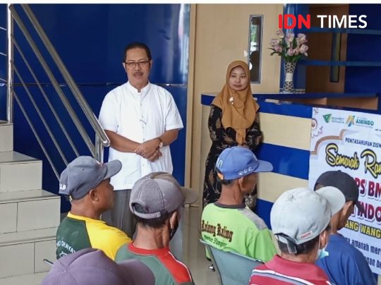 Puluhan Tukang Becak Dapat Rejeki Nomplok BMT Amanah Indonesia