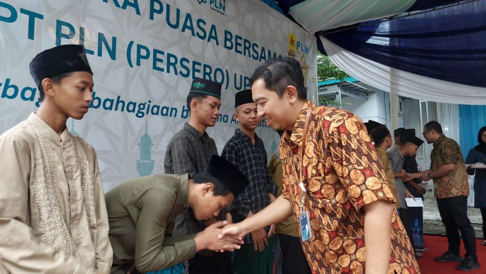 Ramadan 2024, PLN Lampung Salurkan 500 Paket Sembako dan 250 Santunan