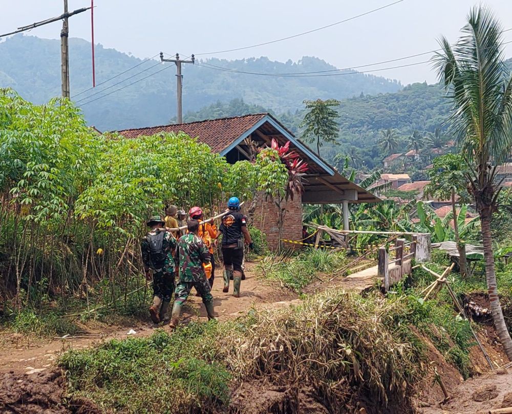 Tim SAR Lanjutkan Cari Tiga Korban Tanah Longsor Cipongkor