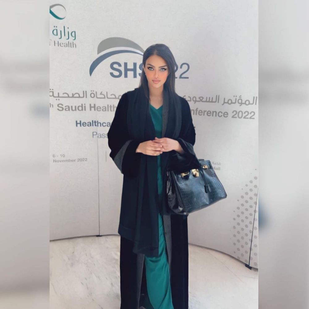 Gaya Glamor Rumy Alqahtani, Perwakilan Miss Universe Arab