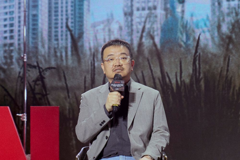 Yeon Sang Ho Admits Directing Parasyte: The Gray Because He Likes The Manga