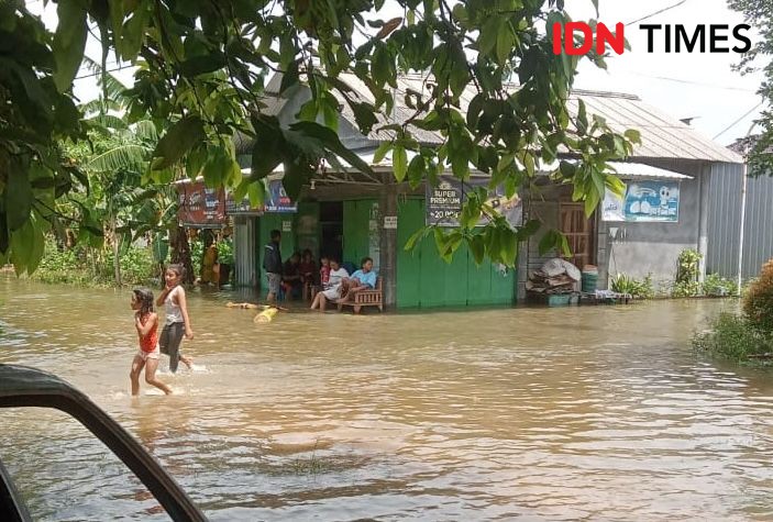 Habis Banjir, Warga Demak Bergumul dengan Jalanan Rusak