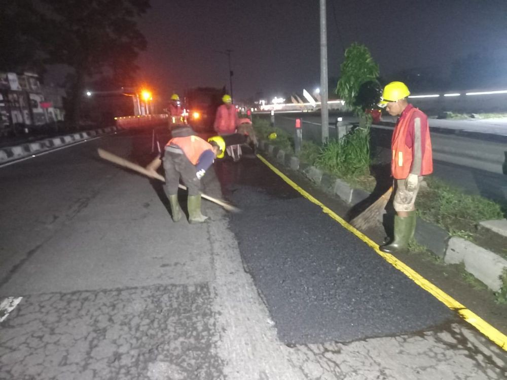 Pengembang Tol Jogja-Solo Tambal Jalan di Ringroad Trihanggo Sleman