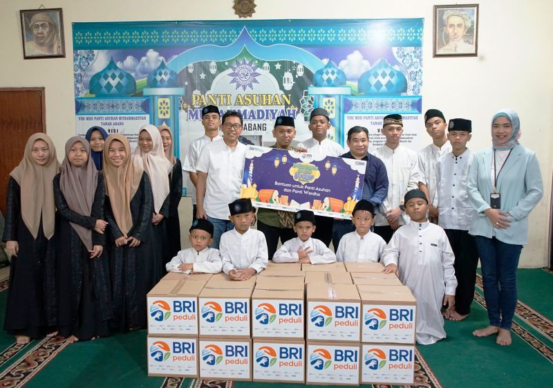 BRI Finance Ikut Tebar Paket Sembako di 26 Kota Selama Ramadan 