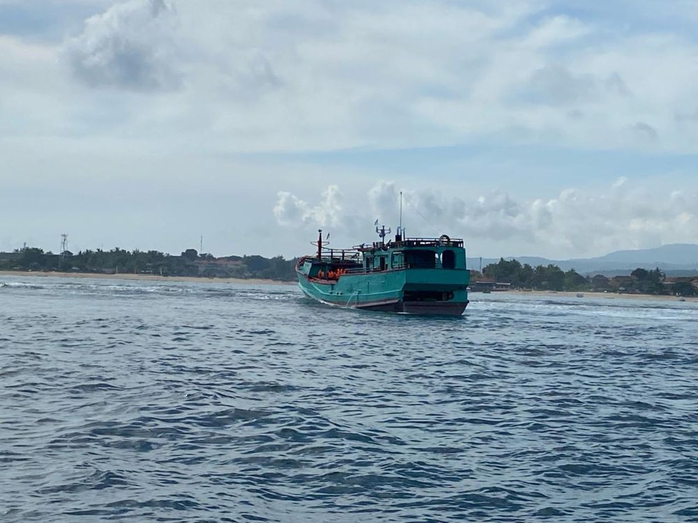 Kapal Ikan Kandas di Perairan Nusa Penida, Tabrak Karang