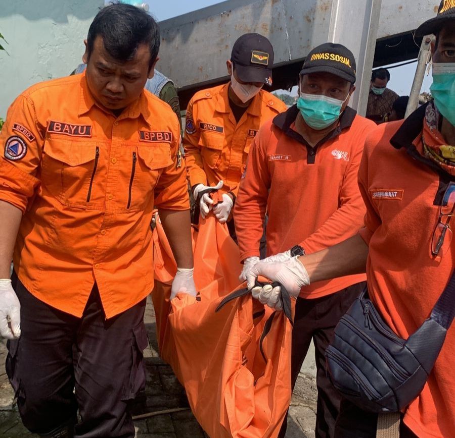 Dikira Boneka, Lansia Ditemukan Tersangkut di Rumah Pompa Surabaya