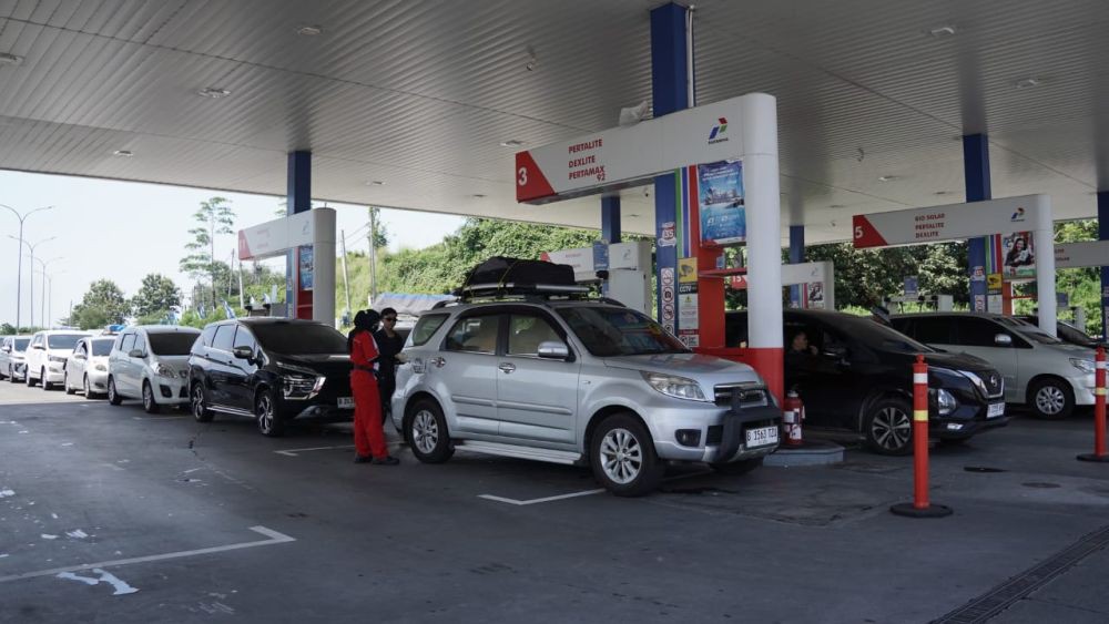 Libur Lebaran Konsumsi BBM Naik hingga 250 persen di Tol Jateng 