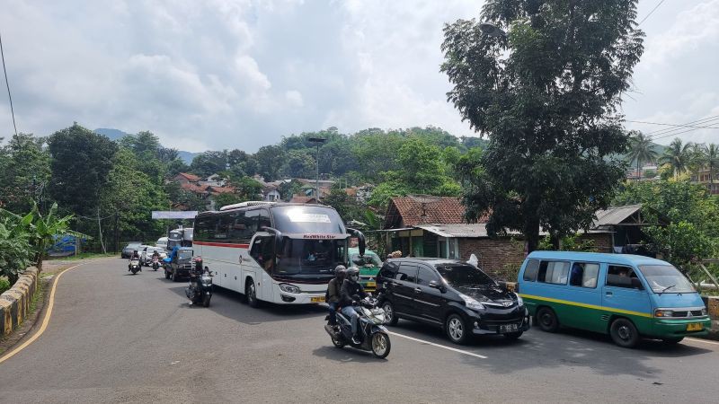 Puncak Arus Balik, Polisi Lakukan Sistem Buka Tutup Jalan di Nagrek