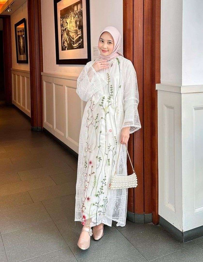 10 Ide Style Hijab Anggun Ala Adji Isni Ulfaidah