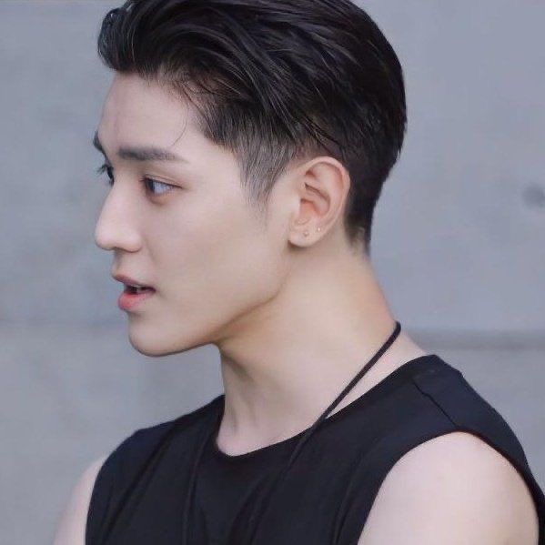 Taeyong NCT Pamer Potongan Rambut Plontos, Bikin Heboh