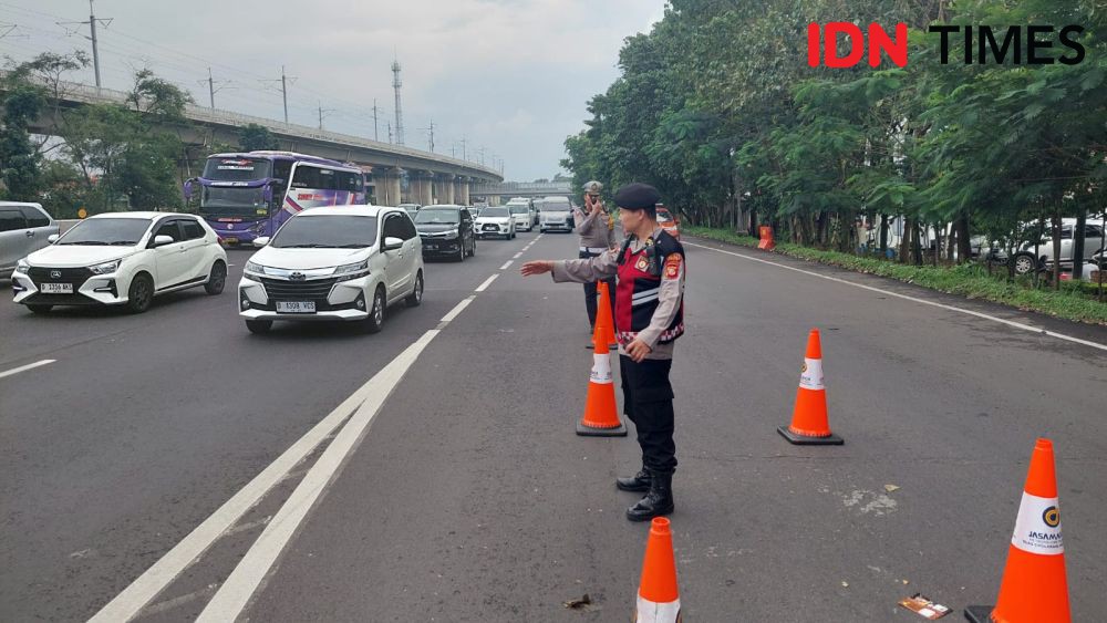 Arus Balik, Kendaraan Arah Jakarta di Tol Purbaleunyi KM 125 Padat
