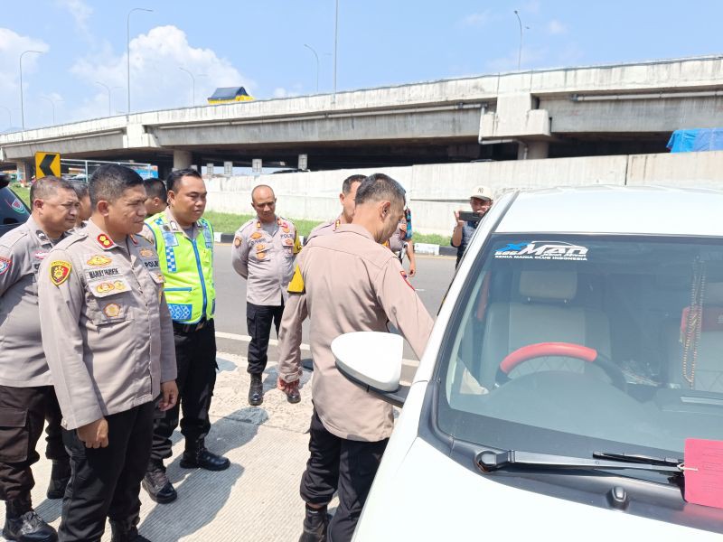 Pemuda di Bandung Begal Driver Taksi Online, Tusuk Korban Pakai Cutter