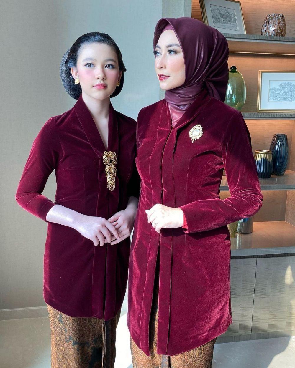 10 Inspirasi Model Kebaya Kartini, Ternyata Banyak Ragamnya!