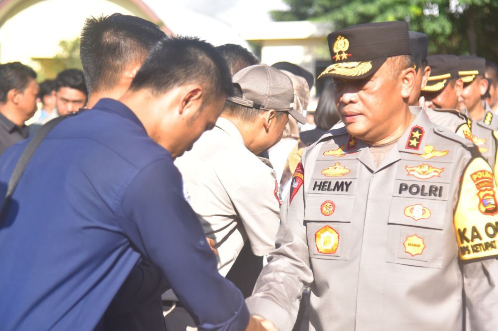 Kapolda Lampung Beri Penghargaan Sekolah Perwira Aiptu Supriyanto