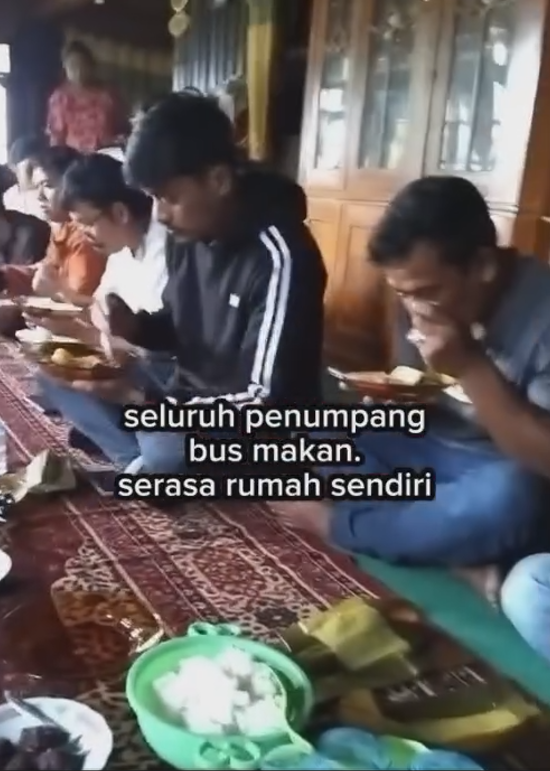 Cerita Sopir Bus Ajak 30 Penumpang Makan di Rumah Mertua saat Lebaran