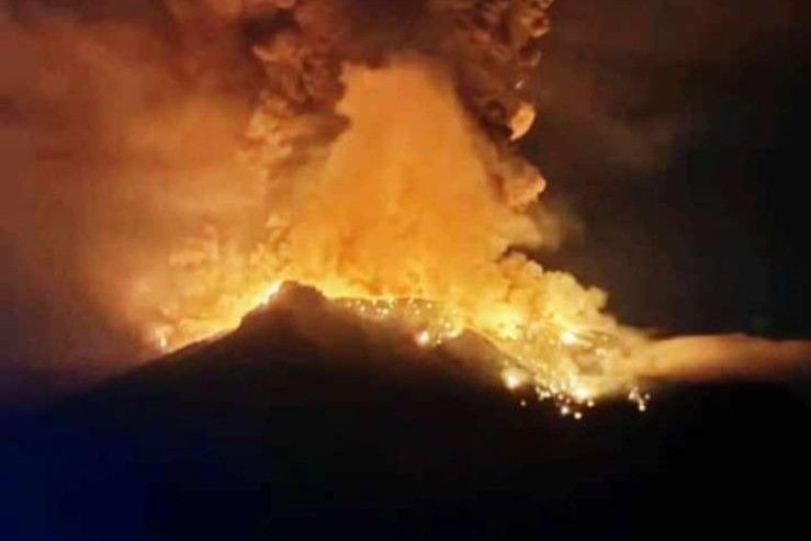 Erupsi Gunung Ruang Berdampak ke Dua Gunung Lainnya di Sulawesi 
