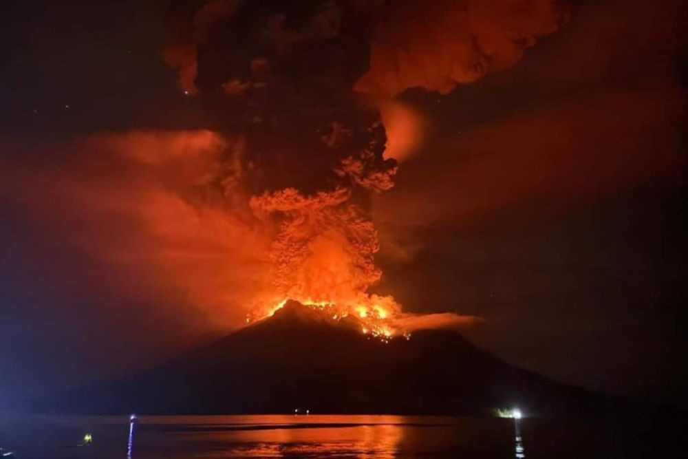 Erupsi Gunung Ruang Berdampak ke Dua Gunung Lainnya di Sulawesi 