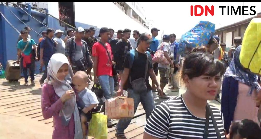 Ribuan Penumpang Kapal KM Mutiara Ferindo VII Kelaparan selama 2 Hari