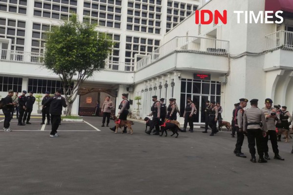 KPU Dijaga Ketat Jelang Penetapan Prabowo-Gibran, Ada Anjing Pelacak