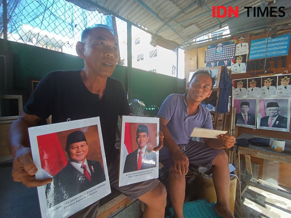 Sah Terpilih! Foto Prabowo-Gibran Hiasi Kios Pigura di Bandar Lampung