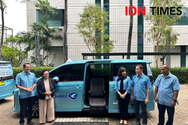 Begini Cara Memanggil Armada Bluebird Lifecare Taxi