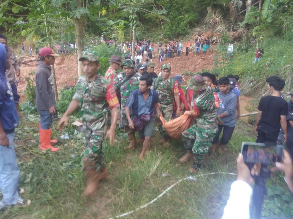 Tim SAR Lanjutkan Cari Satu Korban Tanah Longsor di Toraja Utara