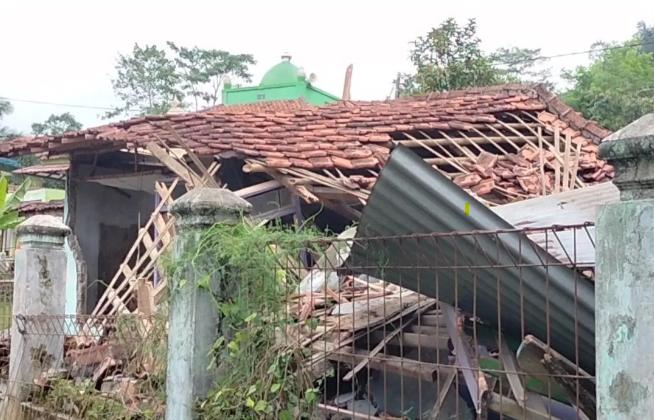 Bey Minta Warga Terdampak Gerakan Tanah Cianjur Segera Direlokasi