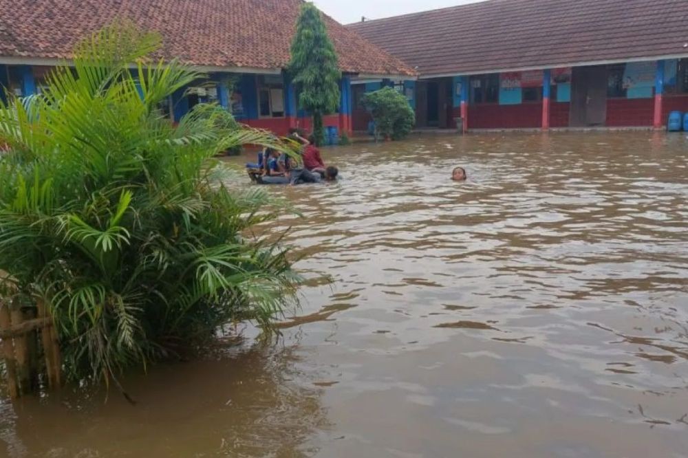 Sekolah Tergenang Banjir, 125 Siswa SDN di Lebak Ini Libur