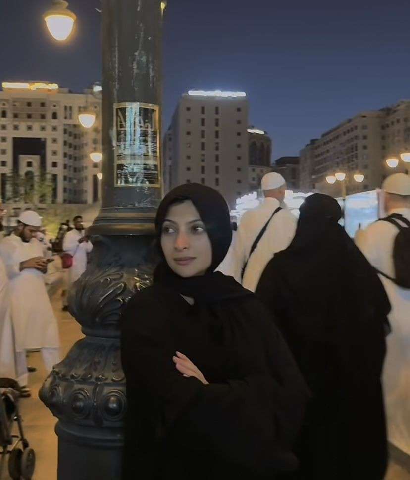 Potret Sarah Keihl Jalani Ibadah Umrah