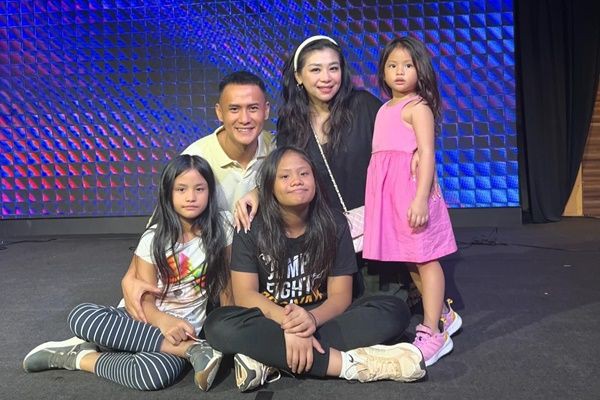 7 Potret Anak Choky Sitohang Dibaptis di Usia 12 Tahun