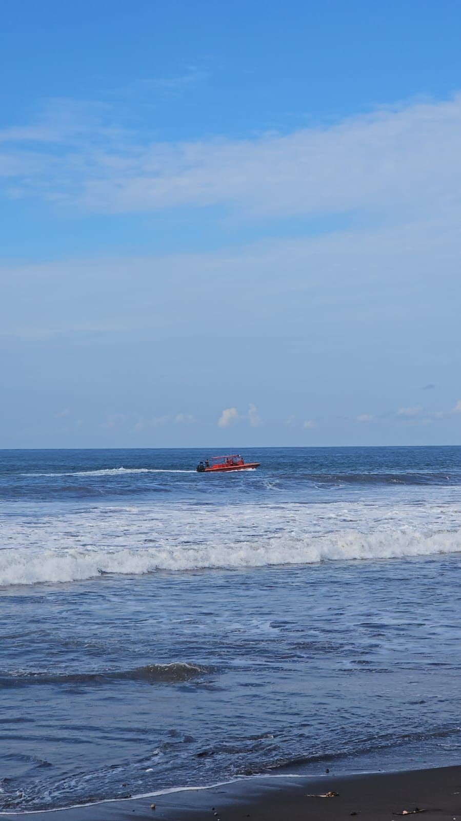 3 Remaja Terseret Ombak Pantai Saba Gianyar, Satu Meninggal