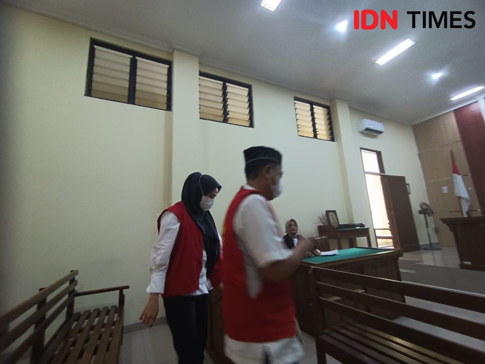Musyawarah Hakim Belum Rampung, Sidang Vonis Selebgram Adelia Ditunda