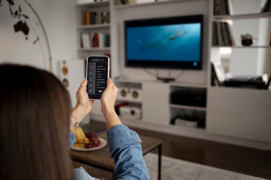 Mengoptimalkan Hiburan Layar Lebar: Panduan Lengkap Menyambungkan Smartphone ke TV dengan Berbagai Metode